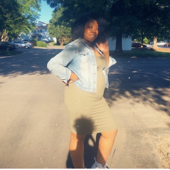 Meet your Posher, Dawn - Picture 2 of 4